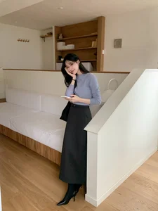 Tips to Style Long Skirts for Petite Women-7