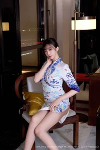 Elegant Modern Cheongsam Fashion: Yueer Yueer in XiuRen No.10741 Portrait Series – Traditional Chinese Qipao Style Inspiration-28