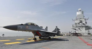 Ultimate Guide to Global Aircraft Carriers: Comparing the World’s Most Powerful Naval Fleets and Modern Maritime Defense Technology-9