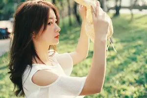 Xiao Ming Shines in Summer Sun: Pure Beauty of YiTuYu Vol.8801-15