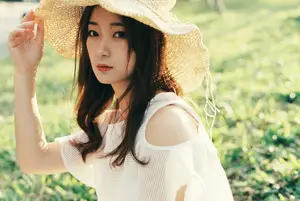 Xiao Ming Shines in Summer Sun: Pure Beauty of YiTuYu Vol.8801-7