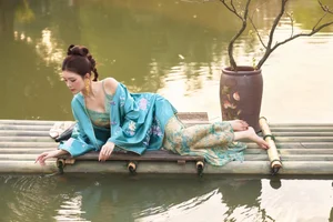 Timeless Elegance and Poetic Serenity-13