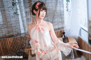 MTYH Vol.230 Charming Girl in Floral Bellyband Top - Beautiful Asian Girl Photo-10