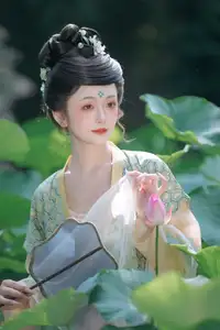 Chi Yan Zai Zhe Li in Lotus Pond, YiTuYu Vol.8730 | Captivating Ancient Beauty-5
