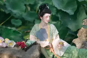 Chi Yan Zai Zhe Li in Lotus Pond, YiTuYu Vol.8730 | Captivating Ancient Beauty-8