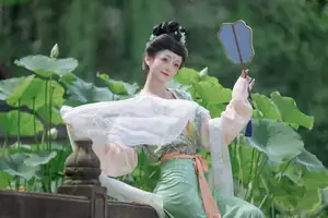 Chi Yan Zai Zhe Li in Lotus Pond, YiTuYu Vol.8730 | Captivating Ancient Beauty-12