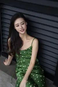 Chenaling CL: Urban Elegance in YiTuYu Vol.8814 – A Captivating Art Language Collection-25