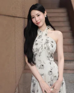 Effortless Elegance in Floral Halter Dress-0