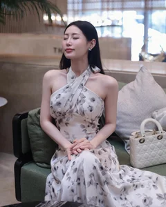 Effortless Elegance in Floral Halter Dress-5