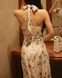 Effortless Elegance in Floral Halter Dress-7