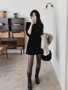 4 Simple Ways to Elevate Your Festive Wardrobe and Upgrade Your Holiday Outfits Without Buying New Clothes-4