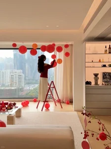 Modern Minimalist 135sqm Apartment Decor: Elegant Lunar New Year Styling with Traditional Red Accents and Open Space Design-5