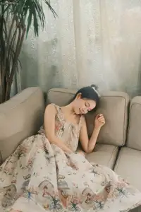 Discover Zzzhen's Serene Elegance in YiTuYu Vol.8271: A Captivating Floral Portrait-4