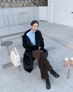 Elevate Your Everyday Look: 4 Essential Trousers for a Chic Spring Wardrobe-7