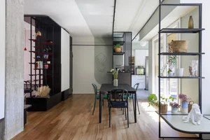 Milanese Minimalism: A Sun-Drenched 60m2 Apartment Redefined by Light and Iron Frames-10