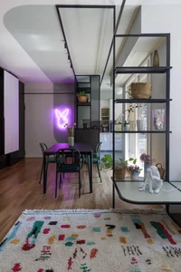 Milanese Minimalism: A Sun-Drenched 60m2 Apartment Redefined by Light and Iron Frames-16