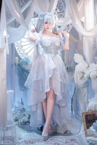 Stunning Nikke Cinderella Crystal Princess Cosplay by Xuan Xiao Xue Jie: High-Quality Goddess of Victory Photography and Anime Inspiration-12