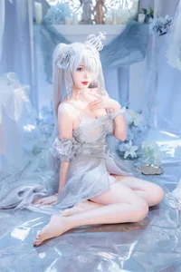 Stunning Nikke Cinderella Crystal Princess Cosplay by Xuan Xiao Xue Jie: High-Quality Goddess of Victory Photography and Anime Inspiration-1