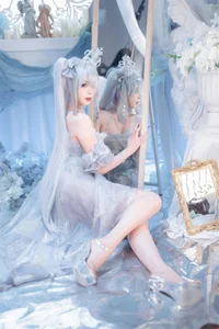 Stunning Nikke Cinderella Crystal Princess Cosplay by Xuan Xiao Xue Jie: High-Quality Goddess of Victory Photography and Anime Inspiration-23