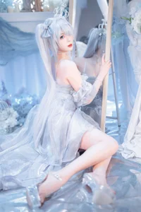 Stunning Nikke Cinderella Crystal Princess Cosplay by Xuan Xiao Xue Jie: High-Quality Goddess of Victory Photography and Anime Inspiration-3