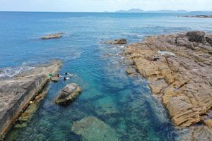 Explore Ganh Da Dia Dak Lak: Stunning Photo Spot with Rocky Cliffs and Crystal Clear Blue Sea-0