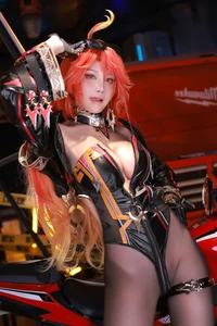 Fiery Essence of Mavuika: A Stunning Cosplay by Shui Miao Aqua-5