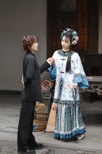 YiTuYu Vol.8634 A Ming: Captivating Ancient Beauty & Intimate Gaze-12