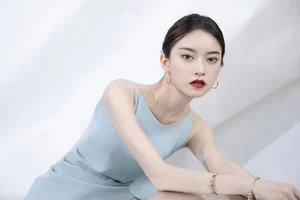 Captivating Grace: An Zi Ma Ma in YiTuYu Vol.9071 Art Language Collection-13