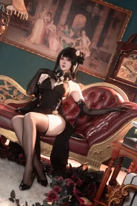 Classic Allure: Coser Natsuko in Azur Lane-12