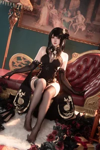 Classic Allure: Coser Natsuko in Azur Lane-17