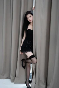 Minimalist Elegance: Xiao Zhen Tong Xue Shines-20