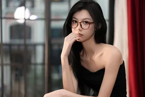 Minimalist Elegance: Xiao Zhen Tong Xue Shines-33