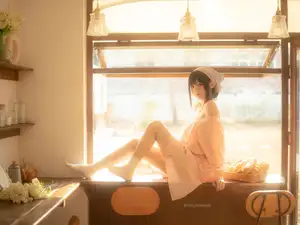 Discover the Sweet Charm of Coser NAGISA in New Photoshoot Part01: Adorable Moments in a Cozy Setting.-10
