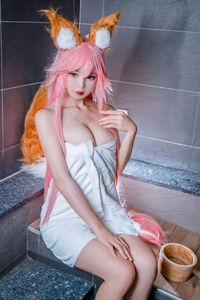Yuki Tamamo Cosplay: Captivating Allure in a Luxurious Setting-7