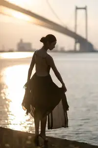 YiTuYu Vol.8671: Duo Duo – Graceful Charm and Pensive Moments in Nature-19