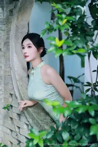 Nan Qiao: Graceful Charm in Jade Green Cheongsam - XiuRen No.10538 Collection-30