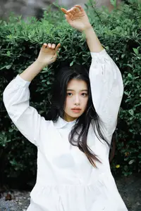 Long Xing Er: Graceful Cherry Blossom Muse – YiTuYu Vol.8741 Poetic Portrait-4