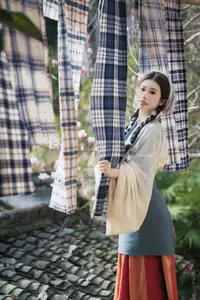 Cui Xiao Li: Alluring Traditional Charm in YiTuYu Vol.8774-7