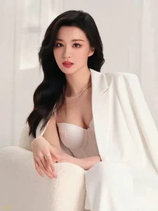 Wang Churan Elegant Minimalist Bra Top AI Art Lookbook: Stunning Fashion Photography and Modern Aesthetic Inspiration for the Contemporary Woman-1