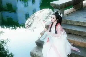 Bảo Trâm Idol Transforms into a 'Fairy Goddess' in Ancient Chinese Town: Ethereal Beauty Captivates All.-2