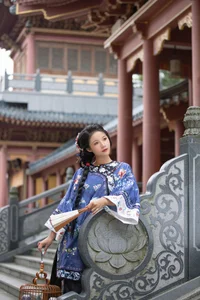 Timeless Elegance: Xin Xin in YiTuYu Art Language Vol.8883-16