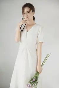 Zhou Xu Xu: Pure Beauty with Flowers in the Enchanting YiTuYu Vol.8758 Collection-8