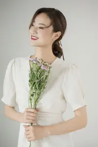 Zhou Xu Xu: Pure Beauty with Flowers in the Enchanting YiTuYu Vol.8758 Collection-16