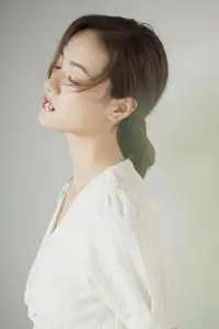 Zhou Xu Xu: Pure Beauty with Flowers in the Enchanting YiTuYu Vol.8758 Collection-19