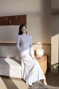 An Ran's Elegant White Dress XiuRen No.10747 Captivating Serenity in Natural Light.-42
