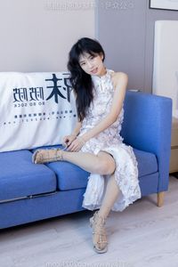 BoBoSocks Chinese Model No536: Elegant Style with Dress and High Heels-3