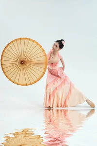 Elegant Portrait Photography Featuring Xiao Tao Er Jiang in YiTuYu Art Language Vol.9388: A Study in Movement and Graceful Fashion Aesthetics-4