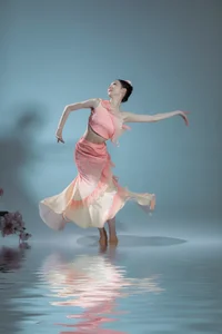 Elegant Portrait Photography Featuring Xiao Tao Er Jiang in YiTuYu Art Language Vol.9388: A Study in Movement and Graceful Fashion Aesthetics-2