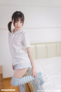MTYH Vol.216: Kitaro Ketaro Charming Schoolgirl Style with Elegant Blue Striped Socks-13