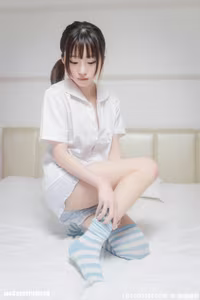 MTYH Vol.216: Kitaro Ketaro Charming Schoolgirl Style with Elegant Blue Striped Socks-2